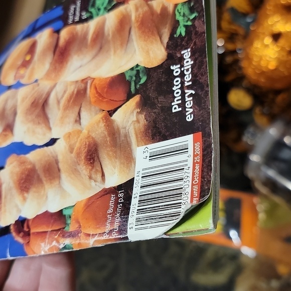 Halloween Decor bundle Pumpkins, garland, garden flag, Vintage Pillsbury book - Picture 7 of 9